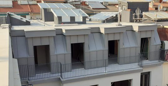 Remate ornamental de zinc